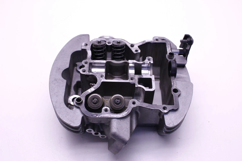 Suzuki Vl800 Boulevard C50 2011 motor culata inferior 11101-39G60 EB2 Foto 3 de 4