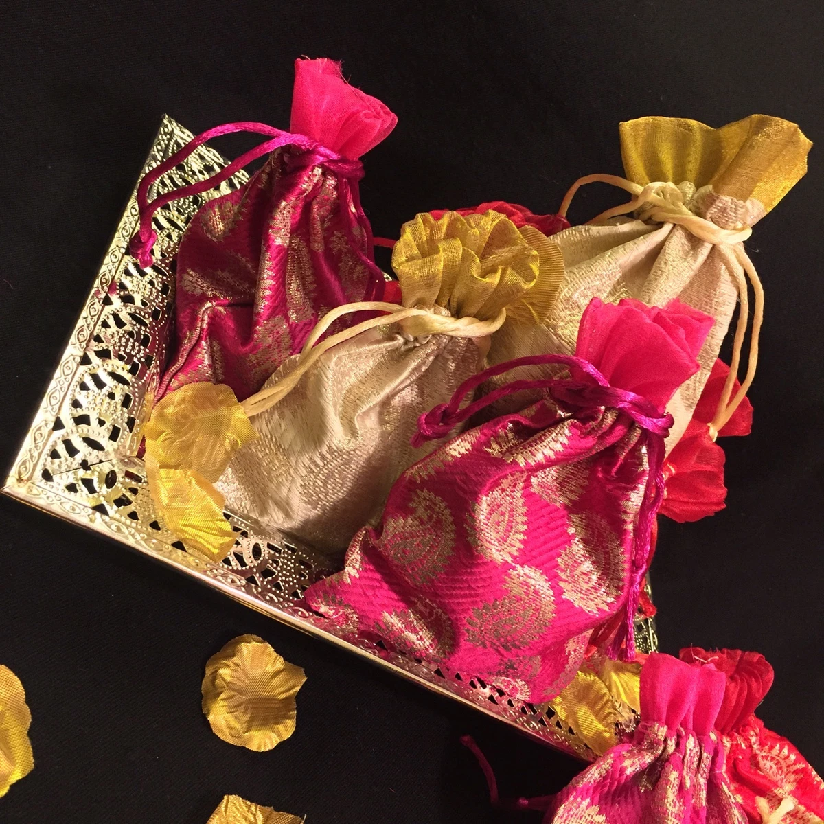 30 Mehndi Design Gift Bags With Pink Satin Ribbon & Your Names 