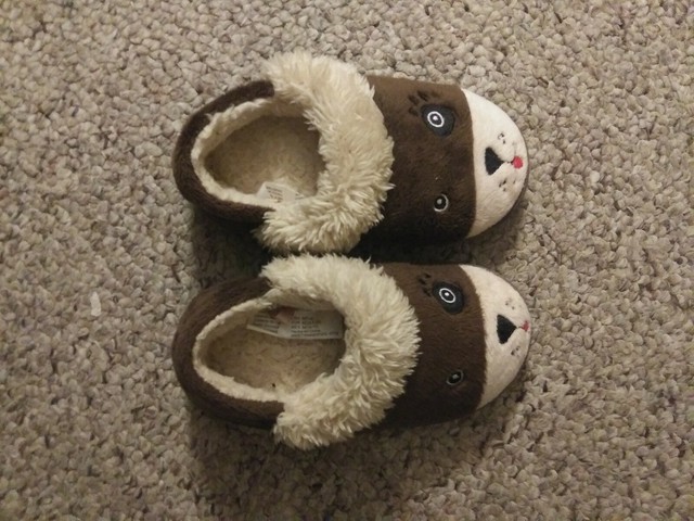 boys slippers size 7