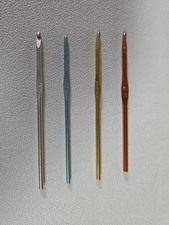 VTG Aluminum Crochet Hooks Lot of 4 Various Brands Colors  Sizes F5 G6 Boye H I