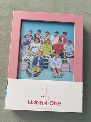 WANNA ONE - 1st Mini Album TO BE ONE + Fotokarten, Flipbook