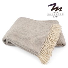 Plaid in pura lana vergine con frange di MARZOTTO Art. ROMBO NAT Var. <br />LIGH