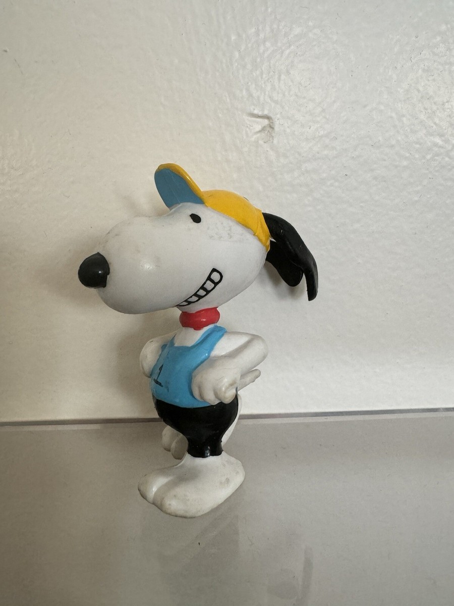 Vintage Peanuts Snoopy Running Jogging Marathon Run Race PVC