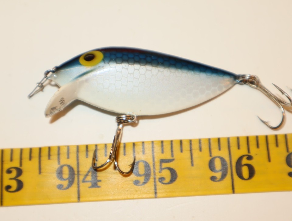 Appât De Pêche Vintage Storm ThinFin – Crankbait Or/Argent – Ombre Coureur – KP23