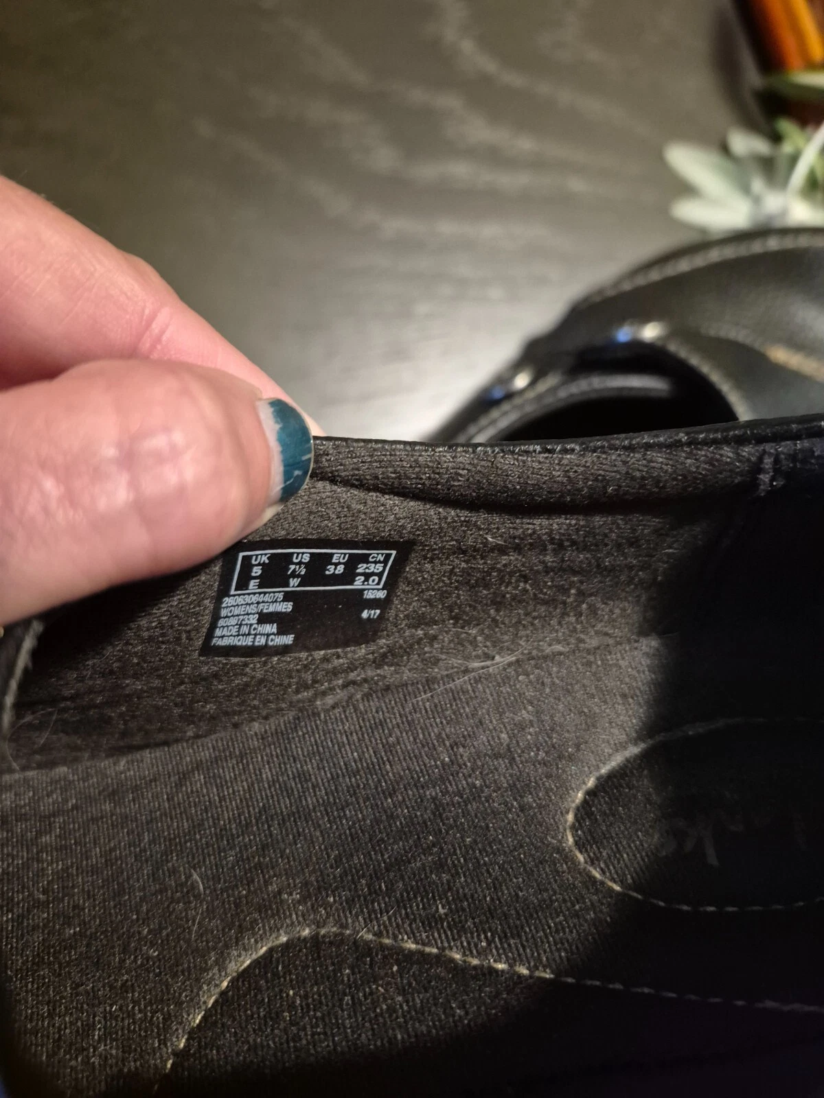 Mocassini Clarks Ashland Lane Q da donna in pelle nera taglia 8 5 M usati in ottime condizioni