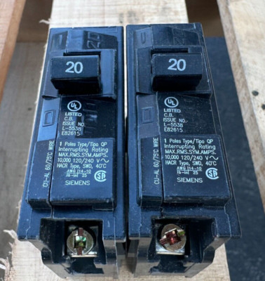 Lot of 2 Siemens Circuit Breaker 20Amps Single Pole Unit Q120 120-240V 60hz