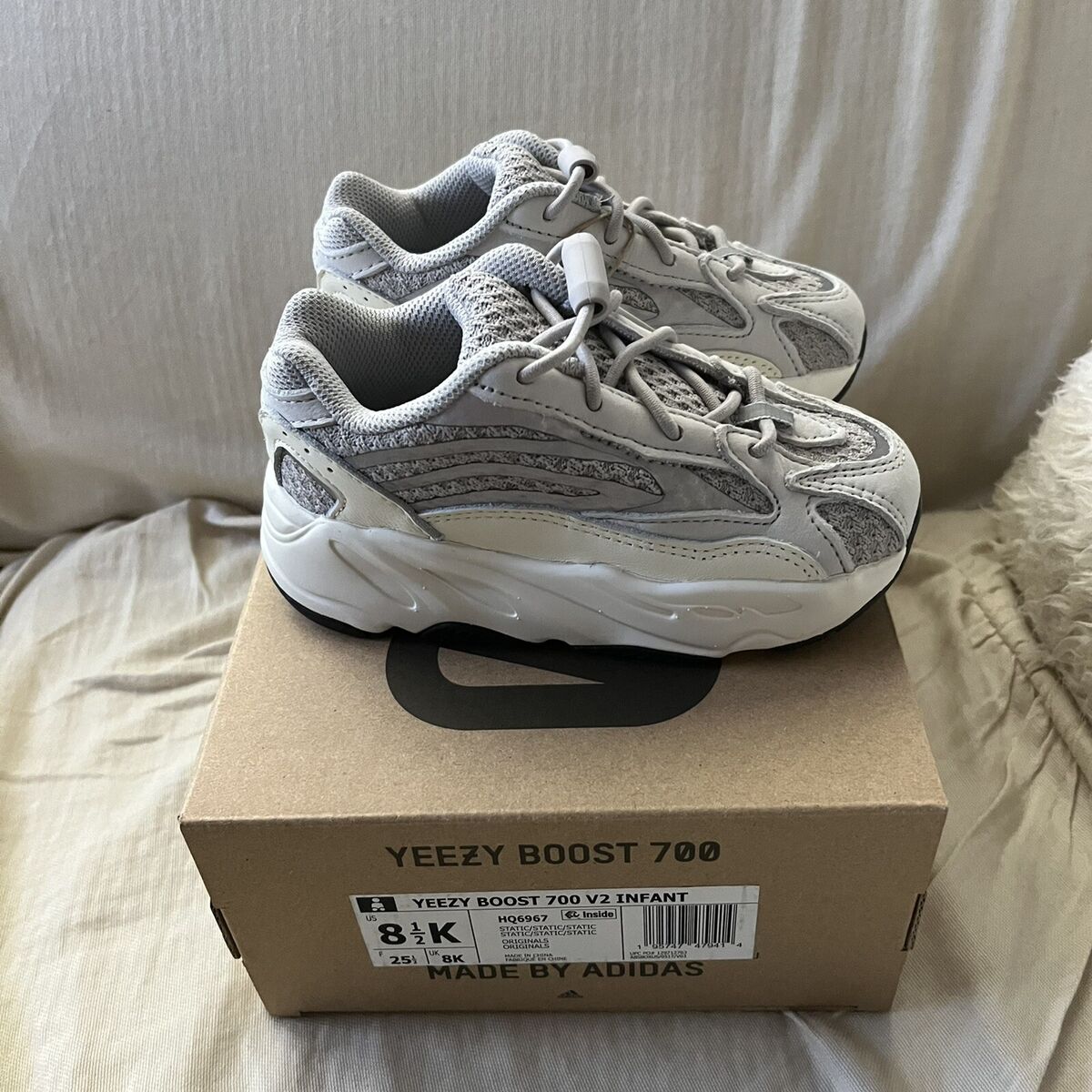 adidas yeezy boost 700 v2 static white grey - new size 8.5K adidas yeezy boost 700 v2 static white grey - new size 8.5K