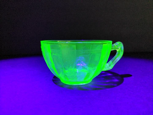 Vintage Anchor Hocking Cameo Ballerina Uranium Glass Tea Cup