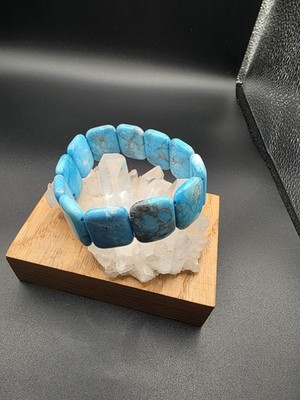Howlith, Gefärbt  Armband Freeform  20x15x5mm