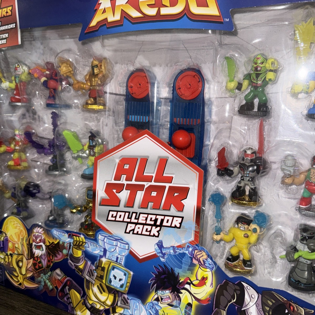 スポーツトイ・アクショントイ AKEDO All STAR COLLECTOR PACK Legends of Akedo All-Star Collector Pack 18 Warriors & 2 Joysticks
