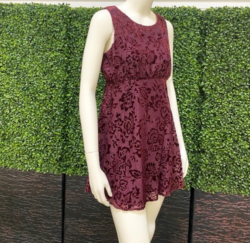 Free People Size 2 Burgundy Metallic Velvet Burnout Babydoll Mini Dress - Picture 5 of 9