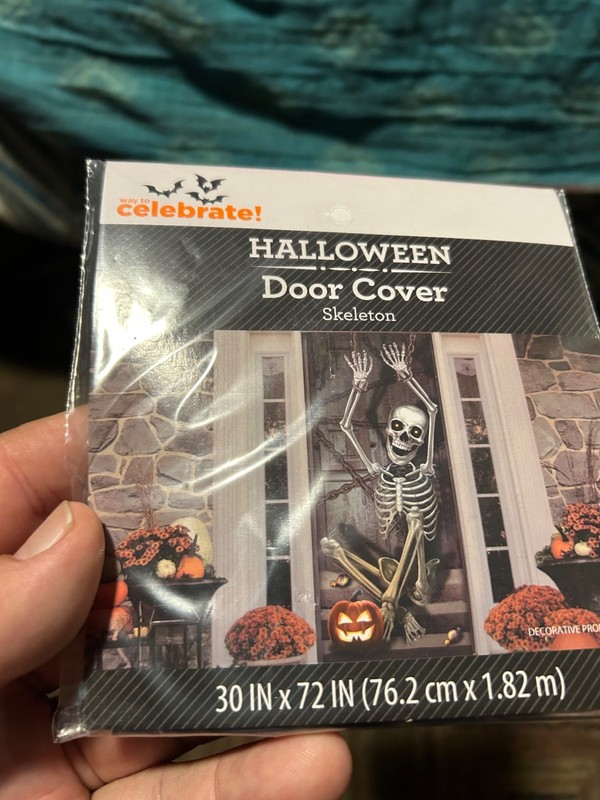 HALLOWEEN DOOR COVER SKELETON BRAND NEW/SEALED