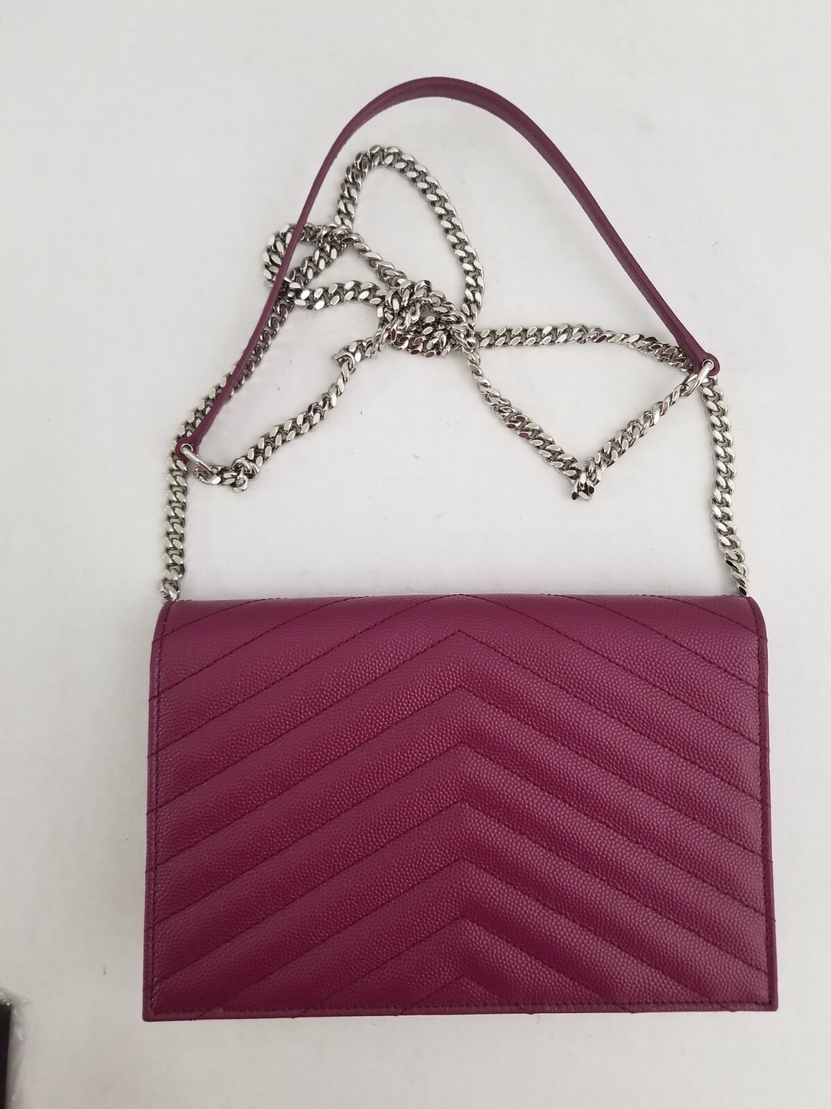 Portafoglio WOC SAINT LAURENT YSL pelle a grana magenta busta chevron woc su catena ottime condizioni