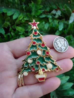 beatrix christmas tree pin