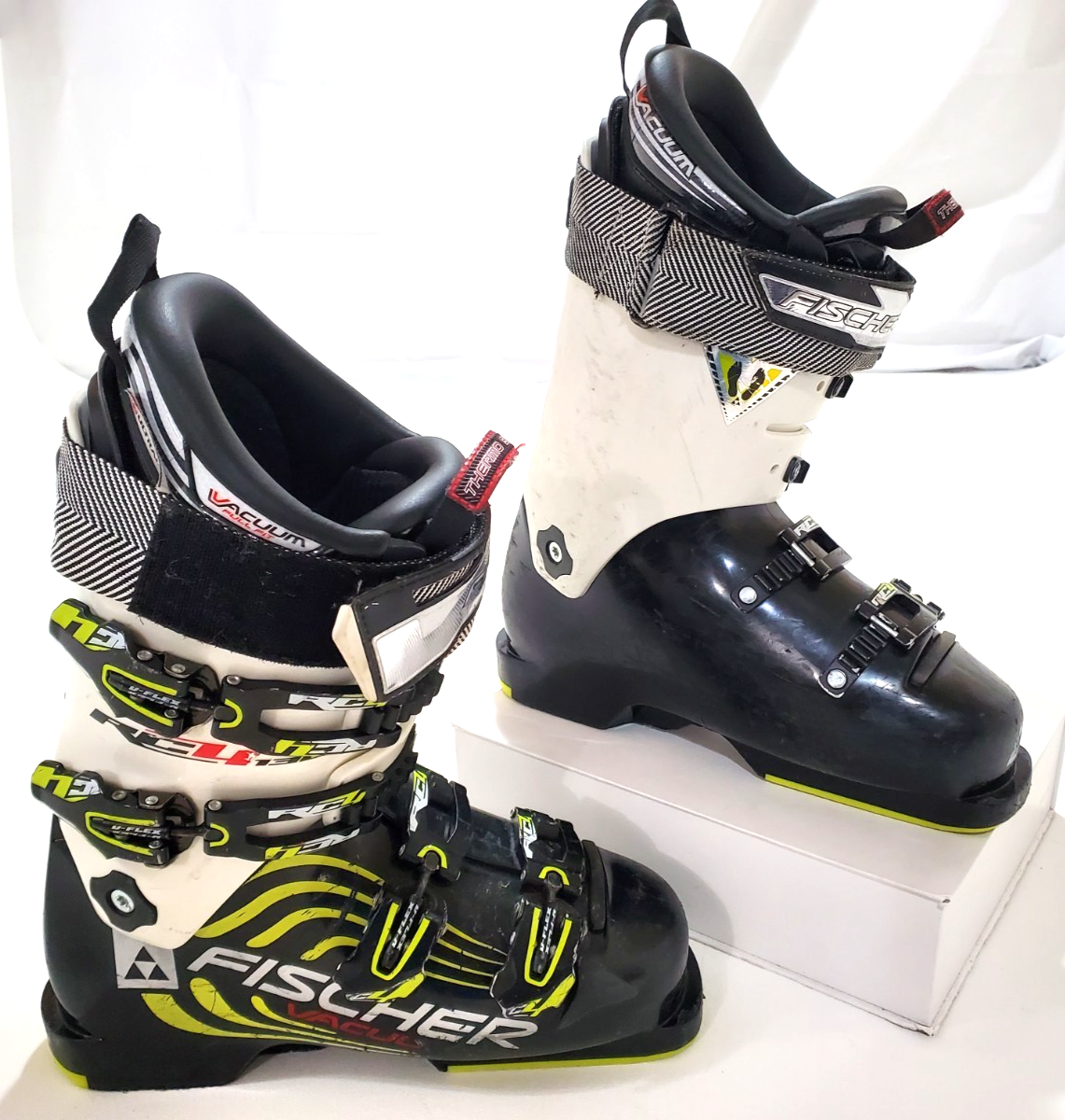 Fischer Vacuum RC4 130 Ski Boots Size: 25.5 Mondo (Black/White