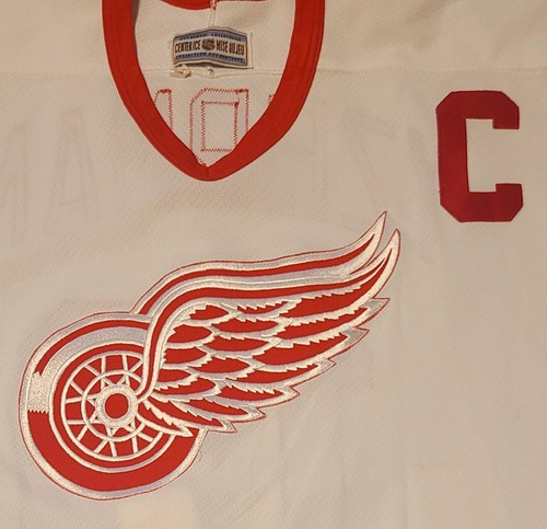 Vtg CCM NHL Center Ice MASKA AIR KNIT Jersey Red Wings Yzerman #19 Size 52 - Picture 3 of 17