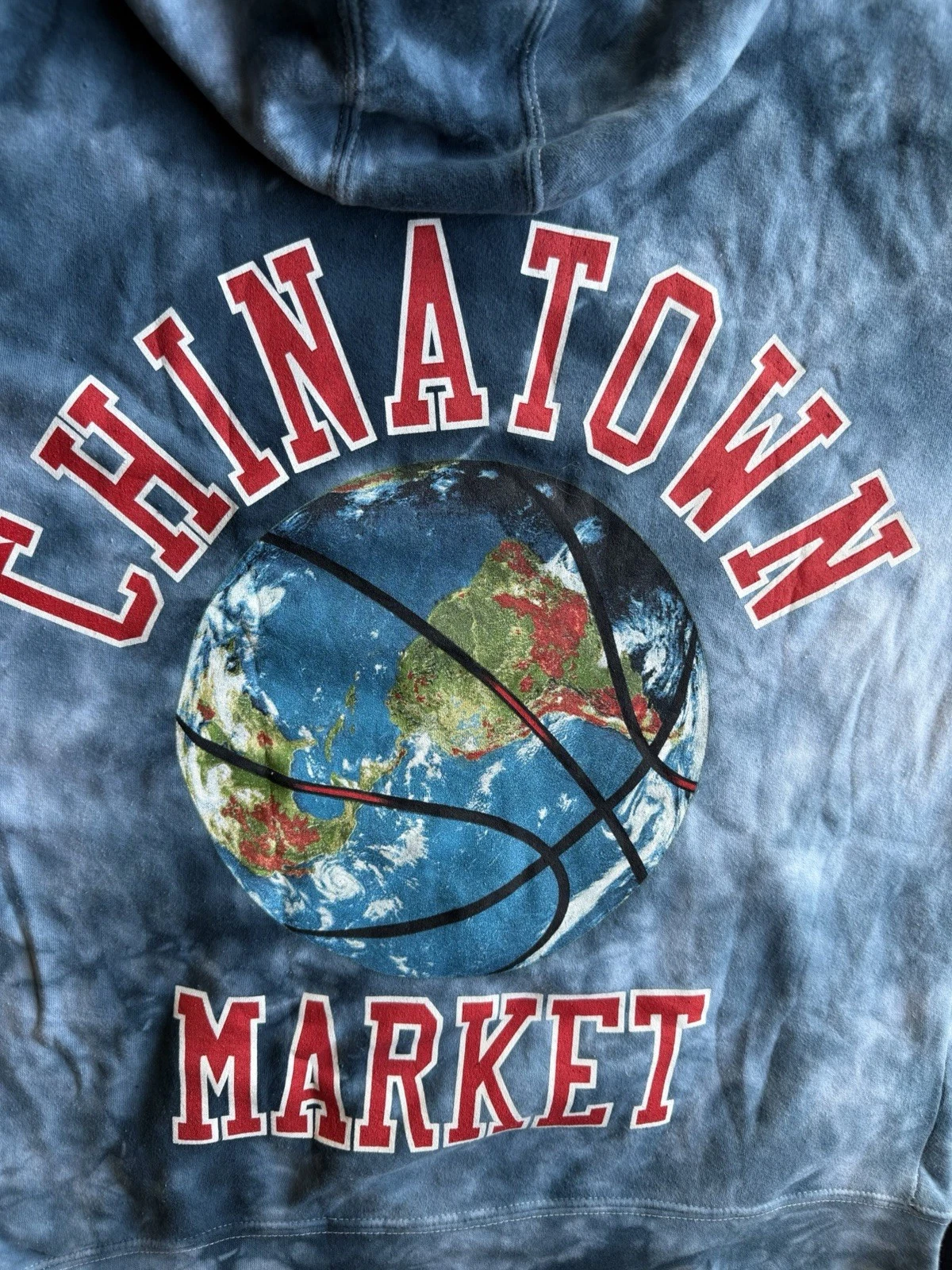 Men’s Size Small Chinatown Market Basketball Globe Lightweight Tie-Dye Hoodie