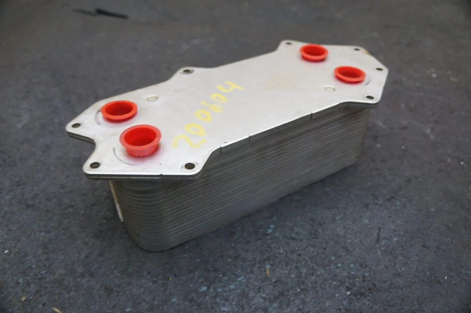 Intercambiador de calor radiador enfriador de aceite 07L117021M OEM 5,2 L V10 AUDI R8 LMS GT4 2018 Foto 4 de 4