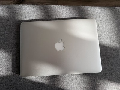 Apple MacBook Pro A1502 Mid 2014 Intel Core I5 2.80 GHz, 512GB 8GB RAM