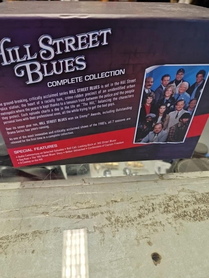 HILL STREET BLUES - Complete Collection - Seasons 1-7 - 42 Disc DVD Set Region 4 - Image 3 of 4
