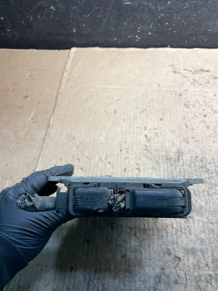 2005 Nissan Titan Ecm Ecu Engine Control Computer  mec83-630 b1 T2530 DG - Image 2 of 4