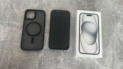 iPhone 15 I 128 GB I Schwarz I 88% I Rückseite gesprungen