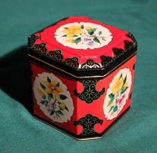 old probability English Tin tea box lidded box octagonal red 10 cm
