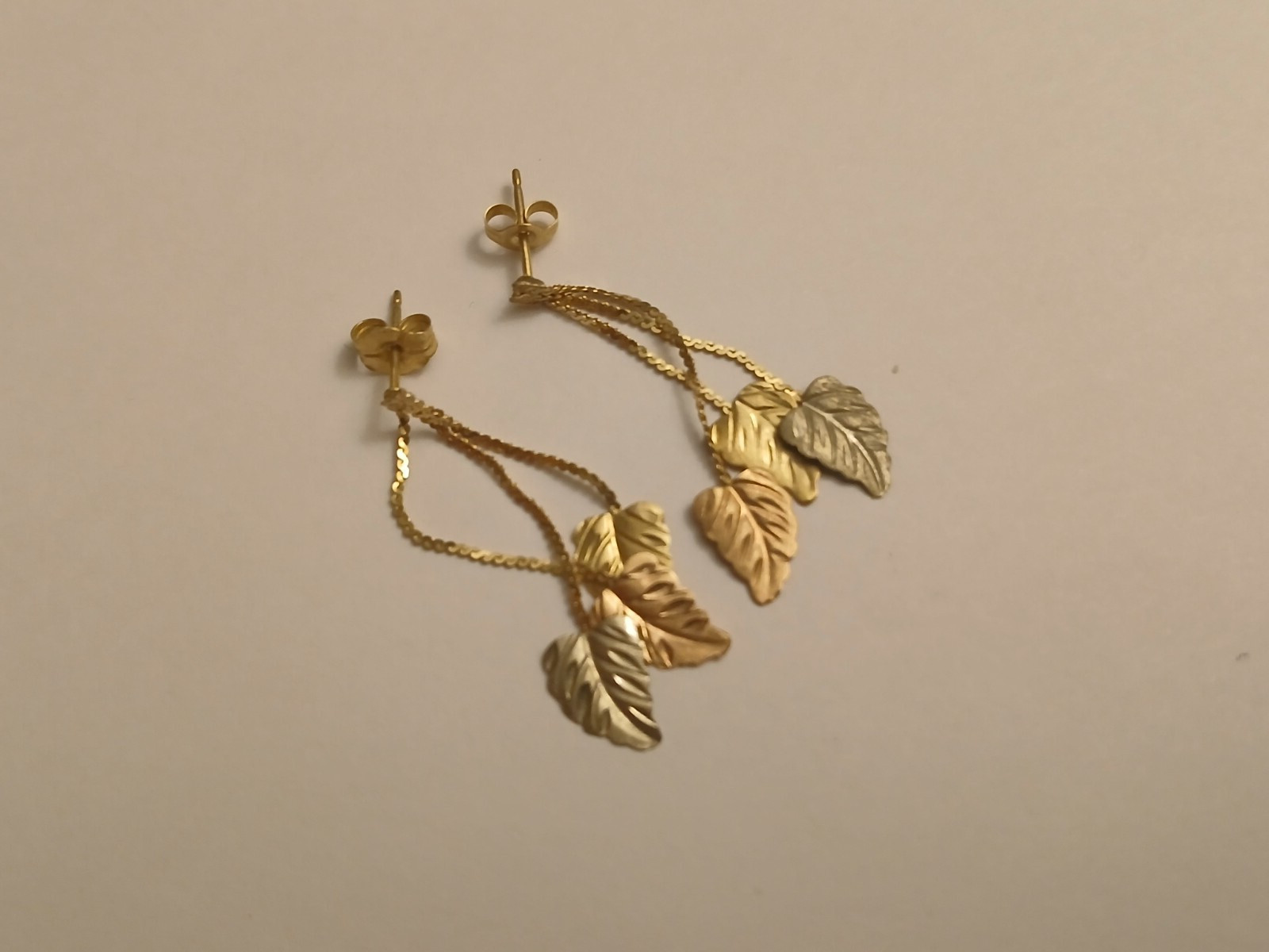 14K MULTI-COLORED GOLD "LEAFS" DANGLE EARRINGS. - image 3