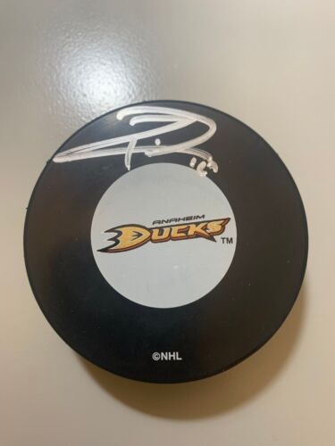 Corey Perry Anaheim Ducks Signed Autographed Puck w/ COA - Picture 1 of 3