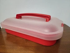 Crofton Cake / Cupcake Storage / Carrier. Red/ Clear 15x10.5x3