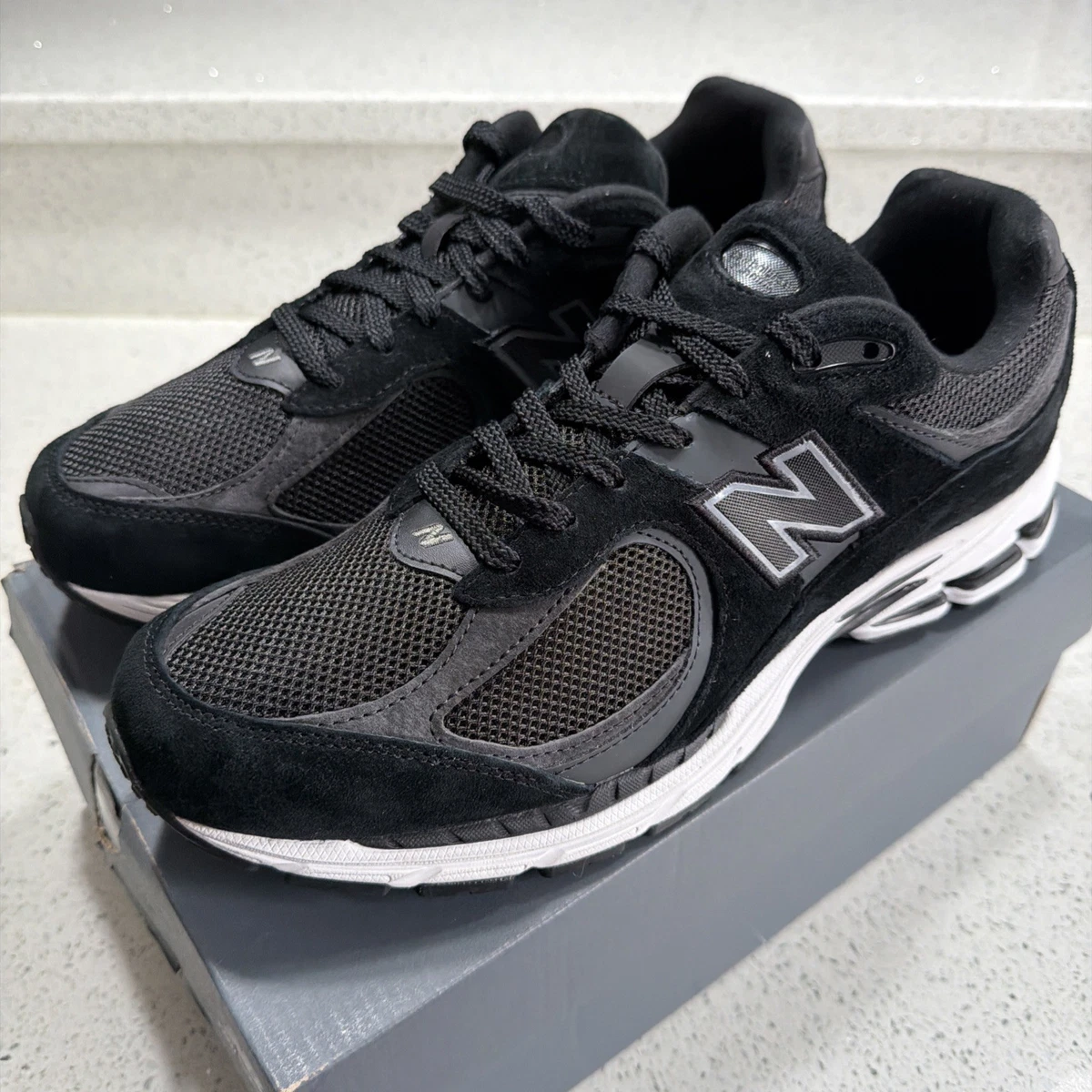 NIB New Balance Unisex 2002R in Black with Phantom and Gunmetal - Size 11 Mens Size 8.5 - New Balance 2002R - Black / Phantom / Gunmetal  main image 2