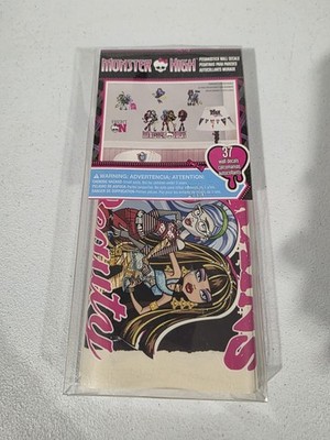 NEW IN PACKAGE   2013 MATTEL MONSTER HIGH PEEL AND STICK WALL DECALS