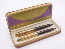 Wahl Eversharp Skyline Brown/Gold Filled Fountain Pen + Holder Set