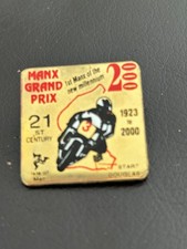 ISLE OF MAN MANX GRAND PRIX 2000 METAL PIN BADGE