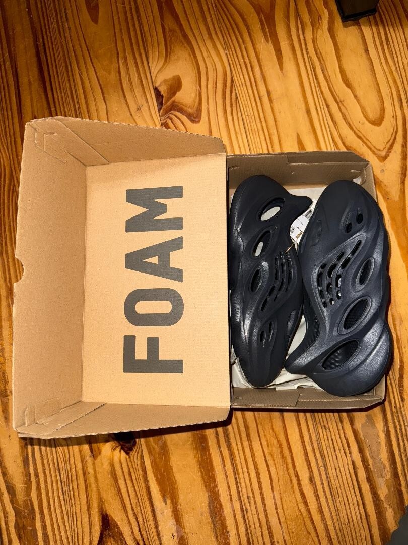 DS Adidas Yeezy Foam Runner DS Adidas Yeezy Foam Runner