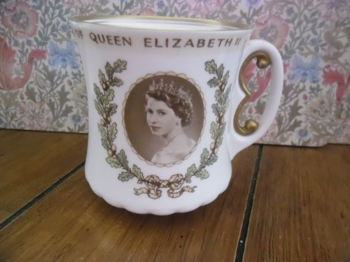 ROYAL DOULTON ELIZABETH ll CORONATION MUG 1953