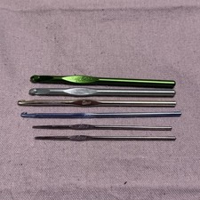 Lot of 6 Crochet Hooks Susan Bates  Boye 2.25. 1.90, 3.75, 5.00, J, 6.5
