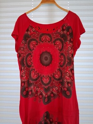 Desigual T-Shirt rot / bunt, etwas länger, Gr. M, seitl. Schleife