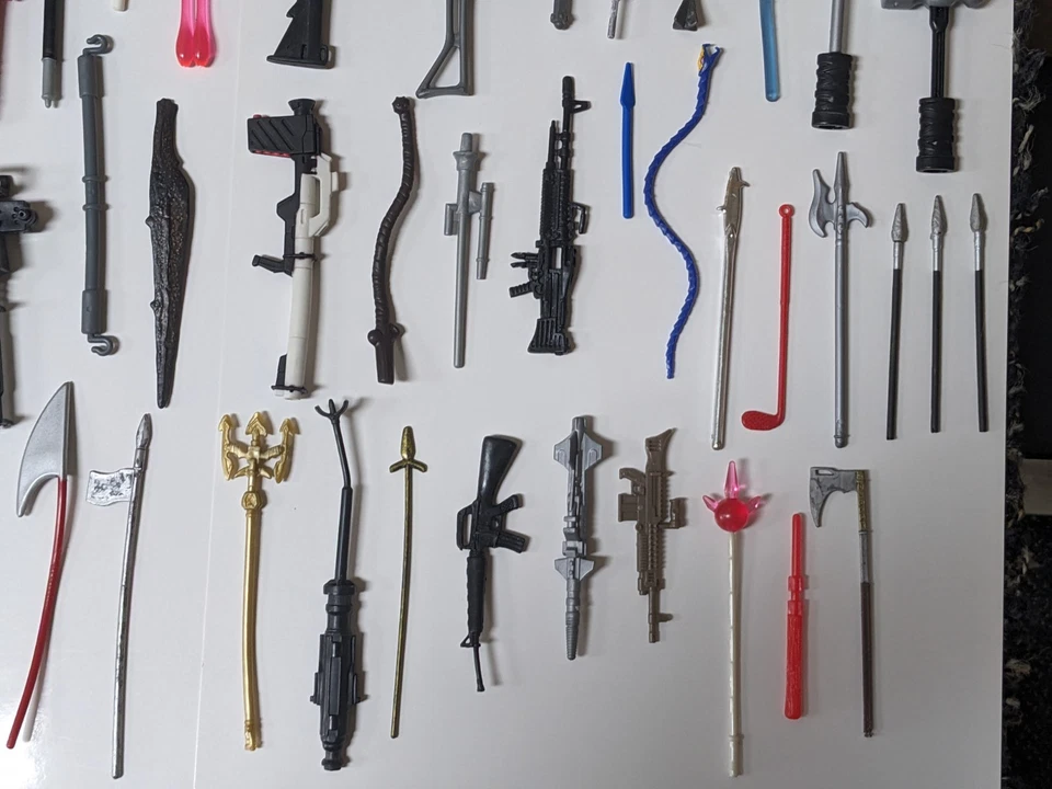 52 Piece Lot of Vintage Accessories Weapons  Parts Mostly 80s 90s 00s (1) - Image 4 of 4