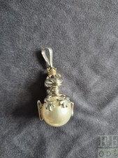 Froschanhänger Von Eva Pfeffinger Aus 925 SILBER MIT MUSCHELKERNPERLE