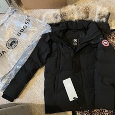 Canada Goose Wyndham Size XL Black Parka With Red Embroidered Badge Brand New