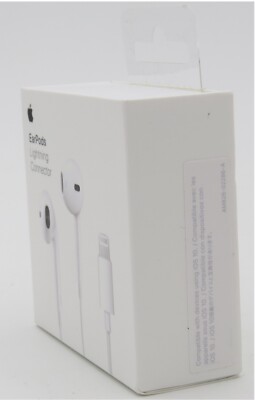 Apple Earpods Lighting Connector In Ear with Remote & Mic