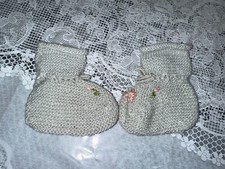 Vtg knit baby booties 1930s-40s gray with pink flowers yarn cinch tie at ankle