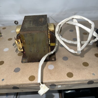 Sanyo EM-C1800M kommerzieller Mikrowellentransformator 
