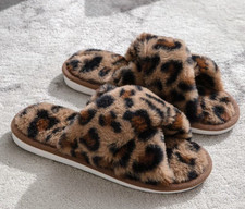 Women s Size 7 Leopard Print Faux Fur Crisscross Open Toe Slide Slippers