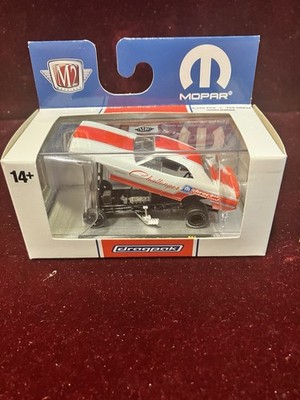 M2 Machines 2024 GOLD CHASE 71 Dodge Challenger Funny Car R84 Direct Connection 
