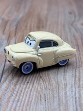 Disney Pixar Cars Mama Topolino 1951 Bella Machina Model B Collectible Toy