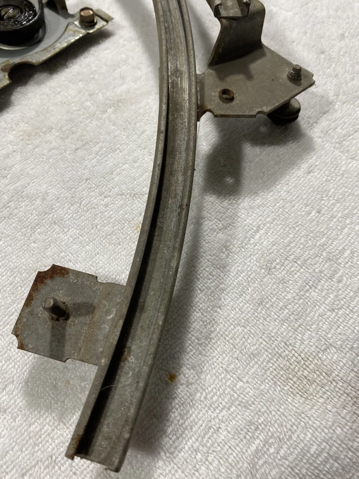 Pontiac GTO Tempest 1964 1965 64 65 2 puertas ht paso trasero cuarto regulador de vía Foto 3 de 4