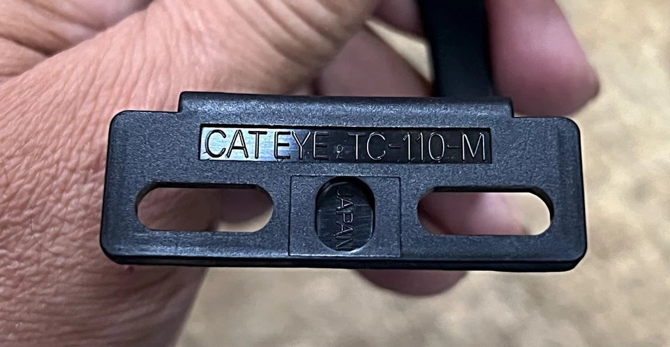 Clipes de dedo do pé olho de gato PRETO NOS vintage para pedais de bicicleta de estrada clipe TC-110M NOVO MÉDIO - Imagem 4 de 4