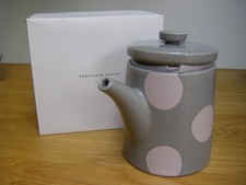 Teiera a pois Kikki K, porcellana, design svedese